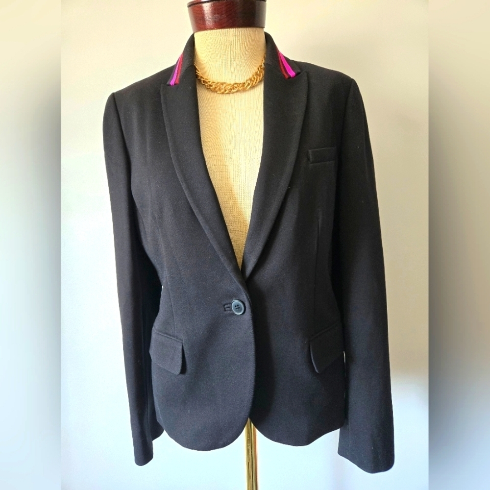 ANNE KLEIN black Classic Blazer With Pink And Red Steiped Collar. Size 10